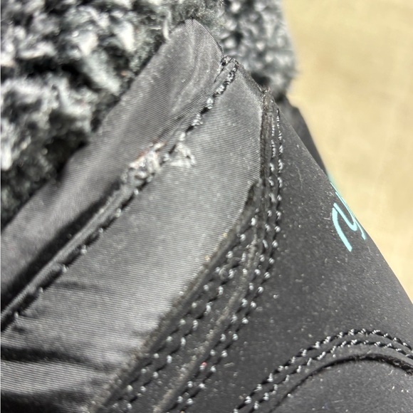 Ryka Black Winter Boots with Teal Highlights - Picture 10 of 11
